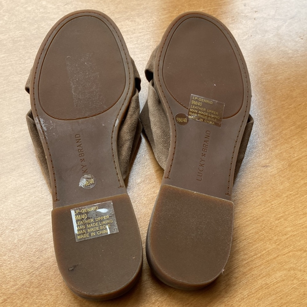NEW Lucky Brand Suede Flats - Picture 2 of 4